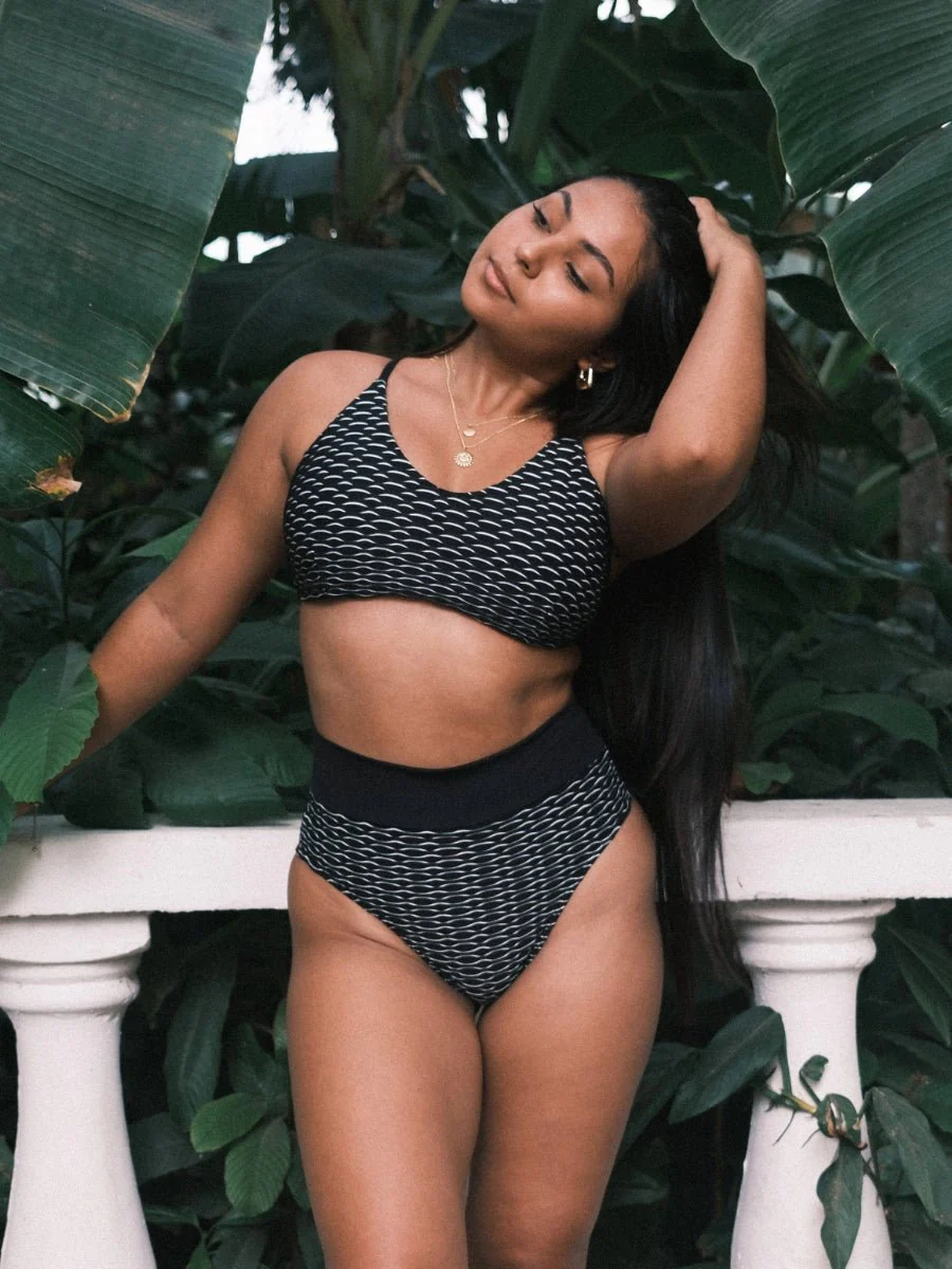 Haut de Bikini Triangle avec Dos Croisé Ajustable Elegant - Cali Cali - Image 3